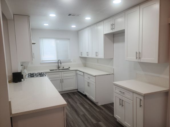 633 E Lancaster Blvd
