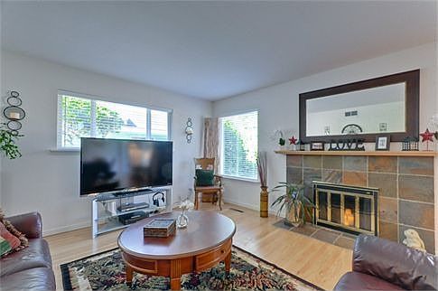3rd image of 451 Poplar St