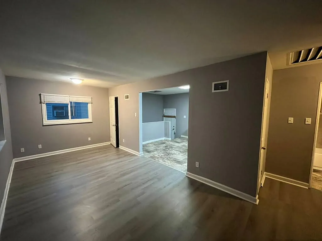 2 bed, 1.0 bath, 770 sqft, $1,000 — Photo 3