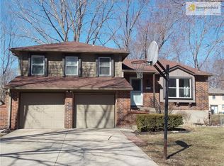 1217 NW 54th St, Blue Springs, MO 64015