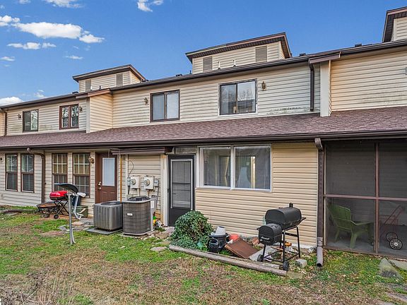 3rd image of 100 Buttercup Way Unit 38