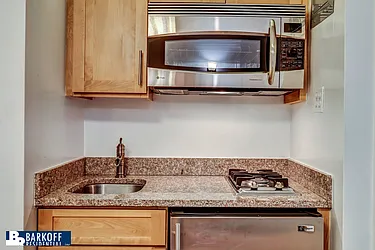 Rented by Barkoff Residential 