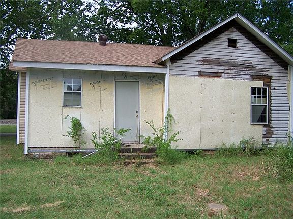 2nd image of 414 N Earl St