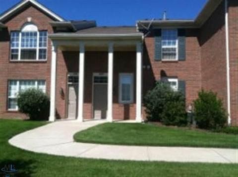 2nd image of 10209 Chesapeake Cir #1