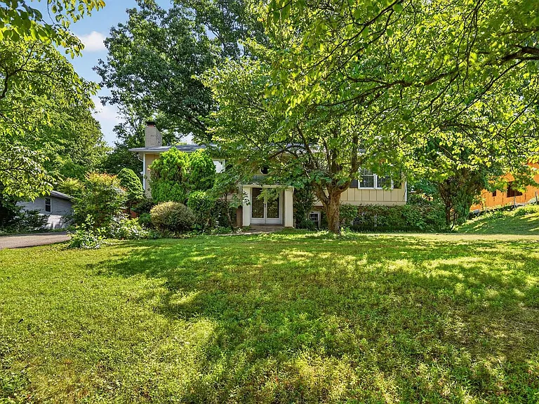 3409 Beverly Dr — Photo 1