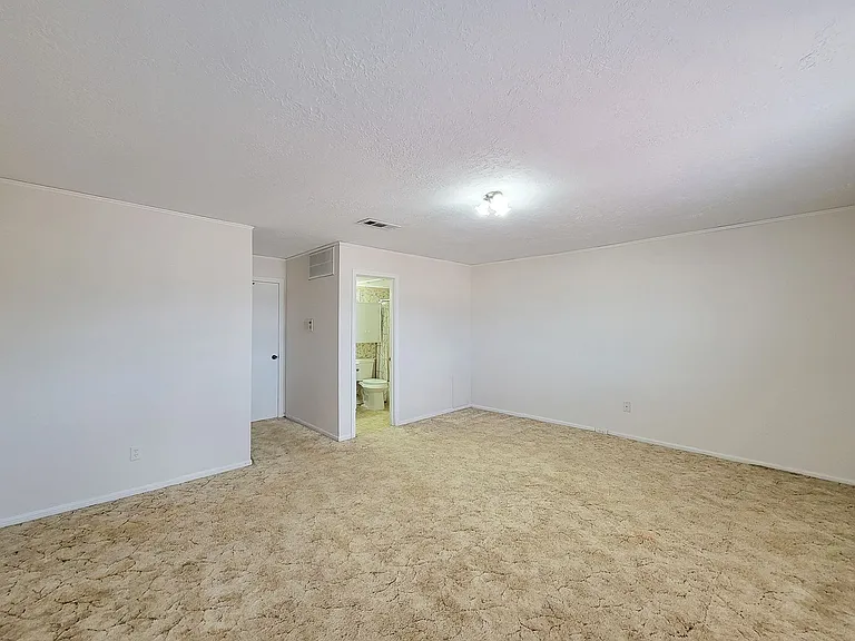 1815 Country Village Blvd — Photo 30