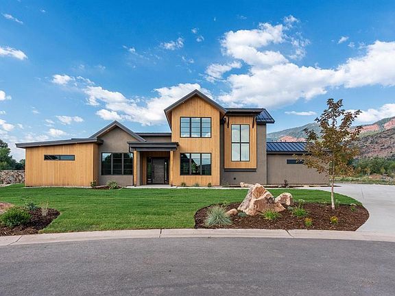 5th image of 102 Elkview Court