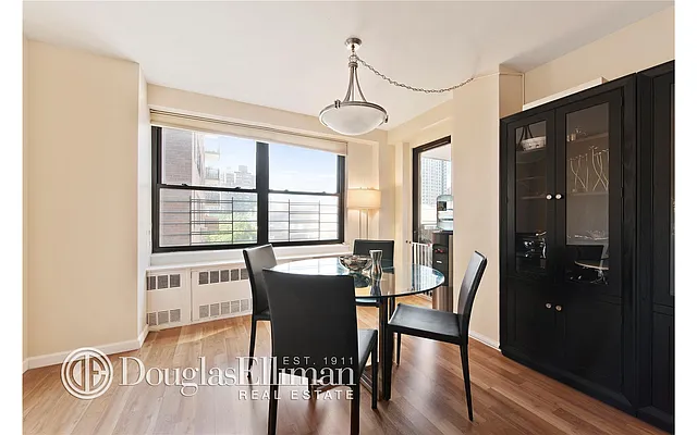 Sold by Douglas Elliman | media 24