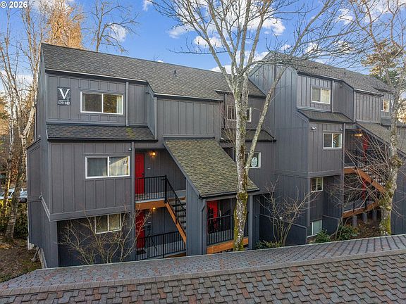 2nd image of 4 Touchstone Ct #140