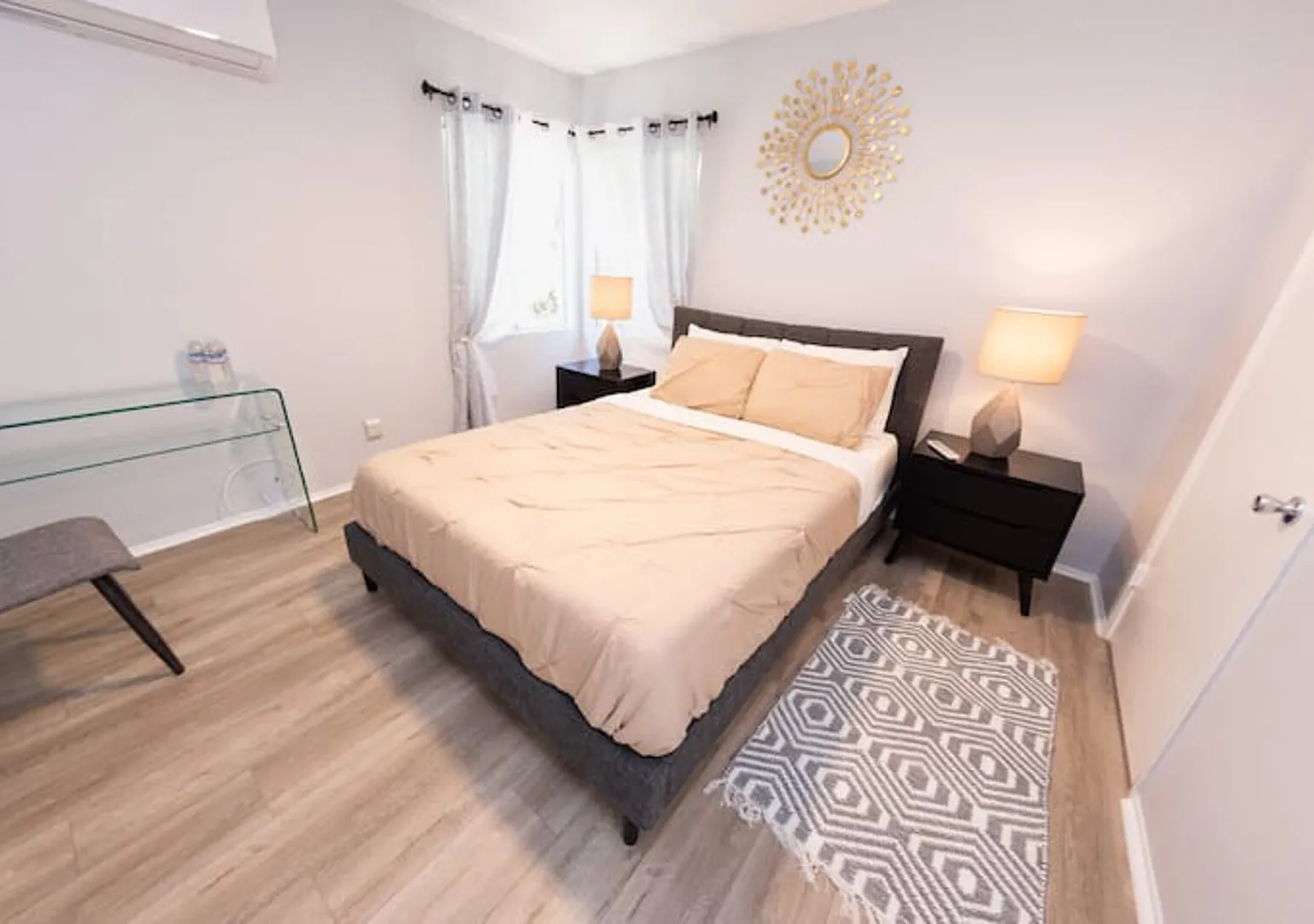 Newly Remodeled 1br Apt Near Noho Arts District P45 — Photo 1