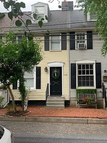 110 Nagle St Photo 1