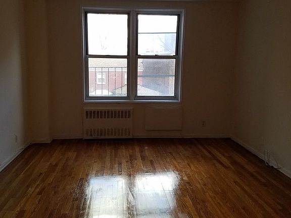 4th image of 14220 84th Dr APT 3B