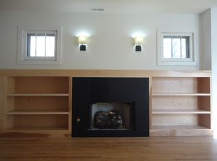 4435 W Gunnison St APT 2E, Chicago, IL 60630