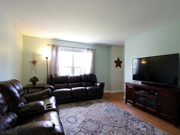 5th image of 774 Tanager Dr