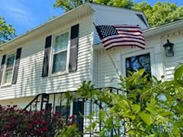 8304 Lindside Way, Springfield, VA 22153