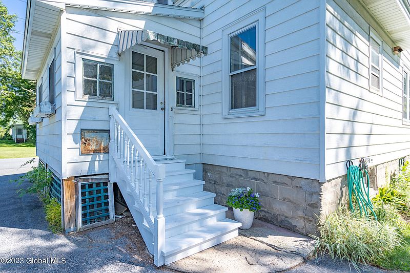 5th image of 301 West Avenue