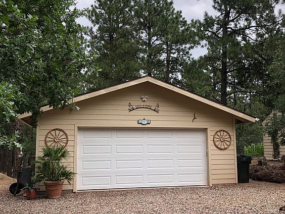 2 car detached garage