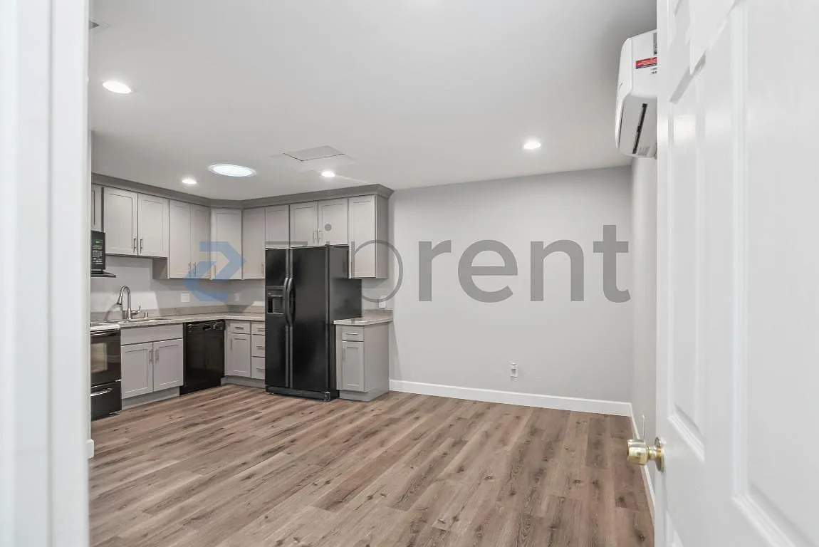 Building Photo - 1416 Rue Avati #3