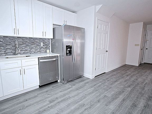 3rd image of 22 Jennifer Pl #29A
