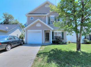 6704 Commack Dr, Charlotte, NC 28216
