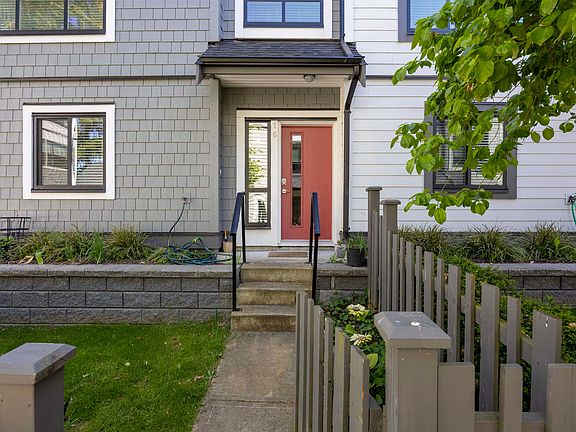 4th image of 16760 25th Ave #16