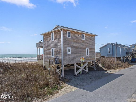2nd image of 238 Topsail Road
