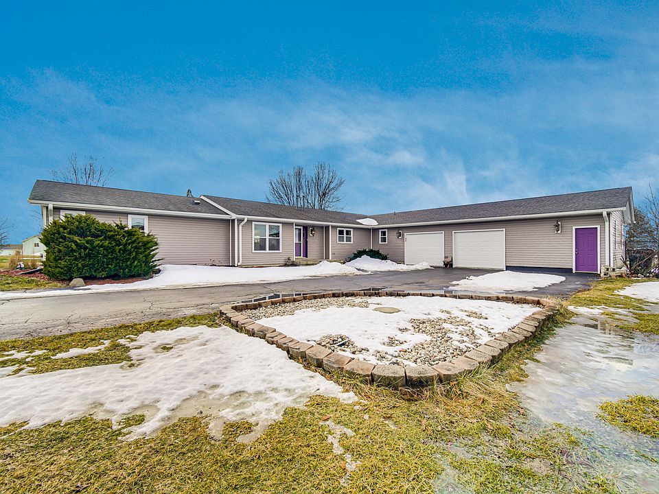 1st image of 17744 Foxboro Ln