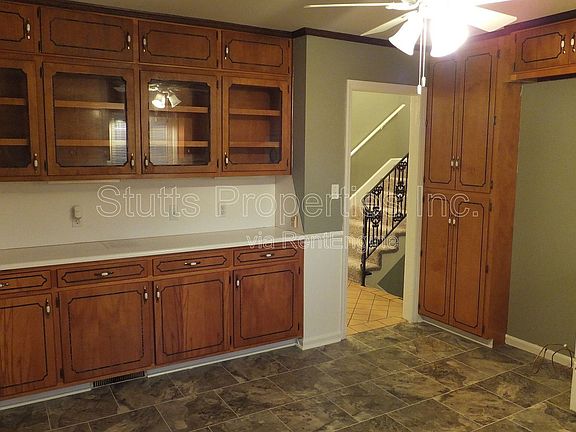4th image of 1918 Hermitage Dr