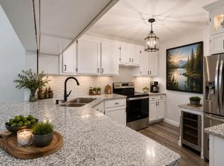 5942 Fernwood St, Shoreview, MN 55126