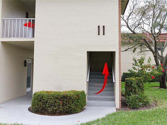 3rd image of 11 Vista Palm Ln APT 207