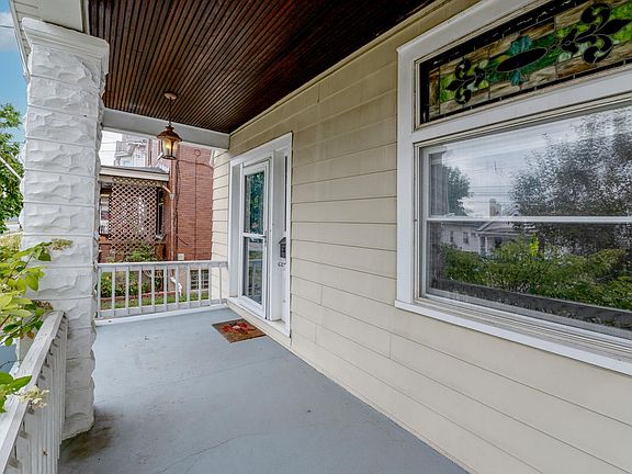 2nd image of 2428 Robertson Ave