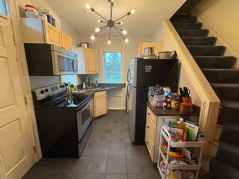 233 E Main St — Photo 5