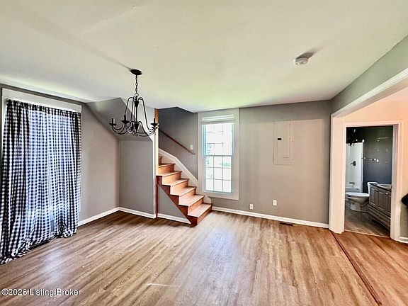 5th image of 315 N Walnut St