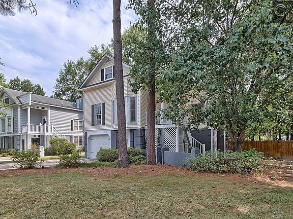 3rd image of 38 Carriage Trace Ct
