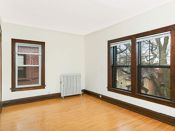 3rd image of 2871 Irving Ave S APT 32