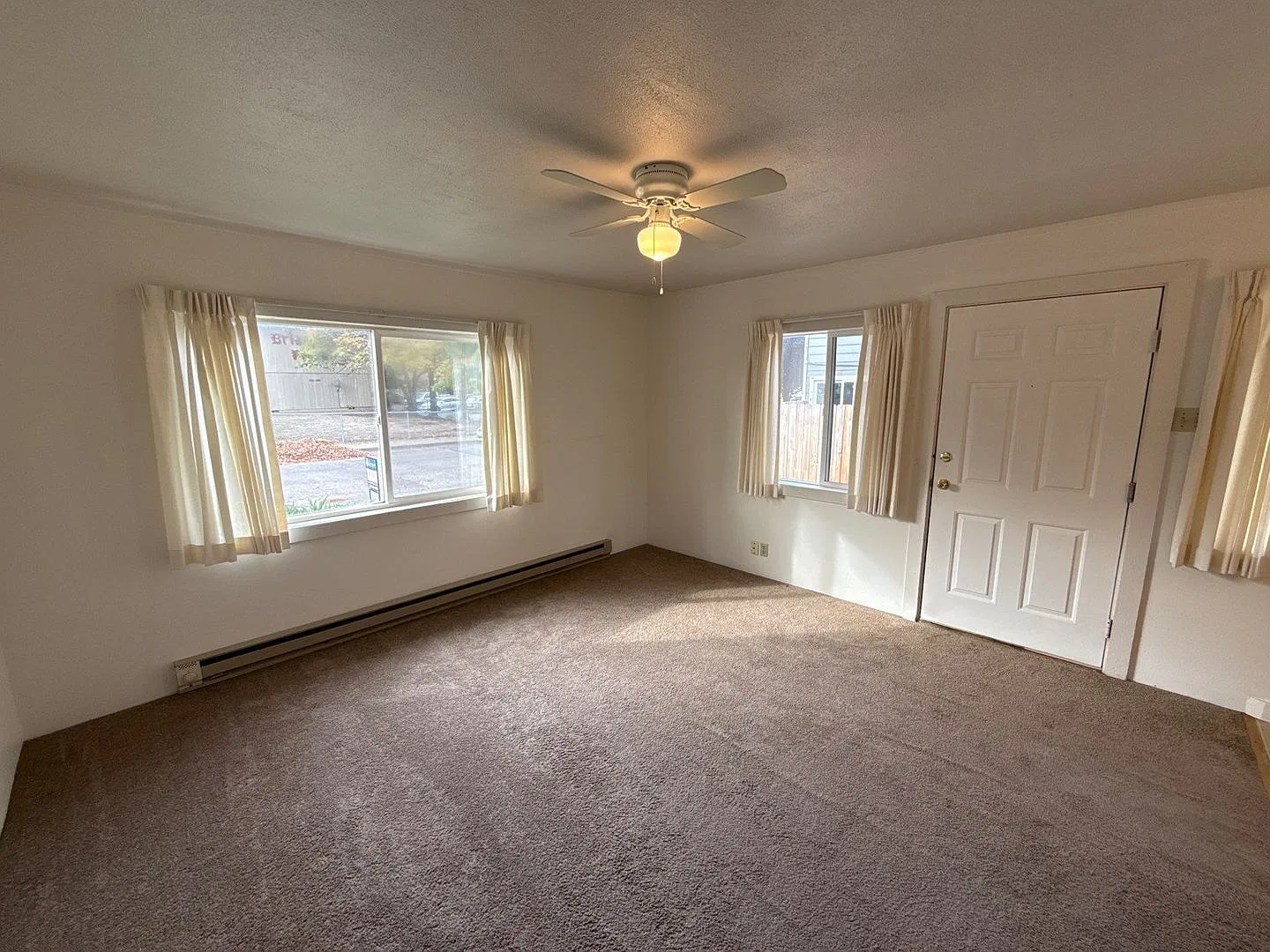 2 bed, 1.0 bath, 760 sqft, $1,395 — Photo 3