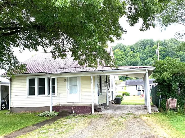 206 Hanford Avenue, Sistersville, WV 26175