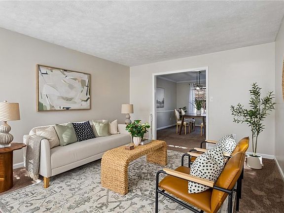 3rd image of 116 Grand View Dr