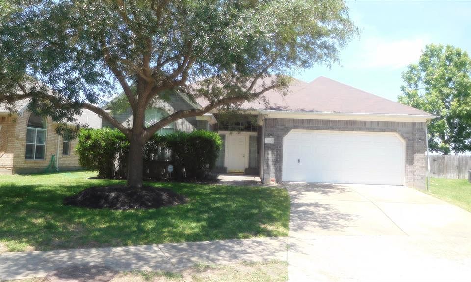 1st image of 19606 Oakwood Falls Trl