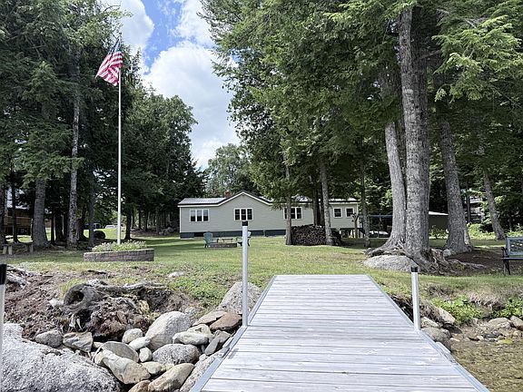 3rd image of 64 Brooks Lane
