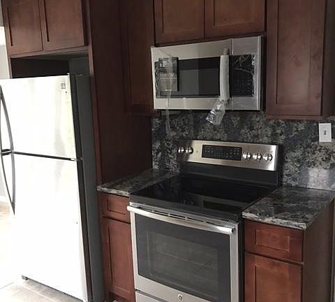 4th image of 13436 Greenwood Ave N