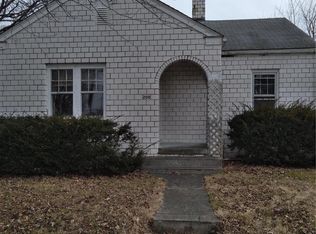 200 S Broadway, Hoffman, IL 62250