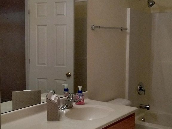 3rd image of 1535 Stonefield Dr