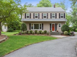 39 Sand Hill Rd, Morristown, NJ 07960