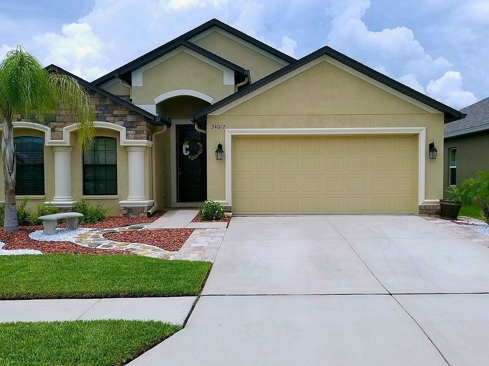 1st image of 34017 Pickford Ct