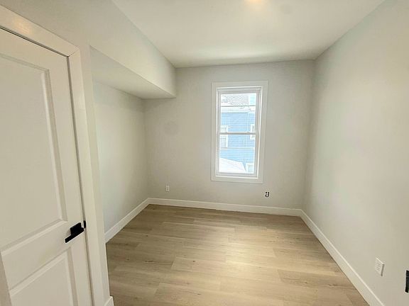 4th image of 575 13th Ave Floor 2