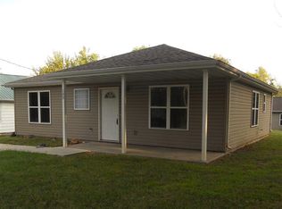 109 W Rogers St, Clinton, MO 64735