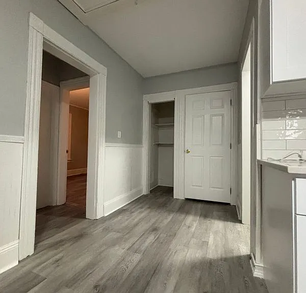 1158 Howard Ave #1 — Photo 7