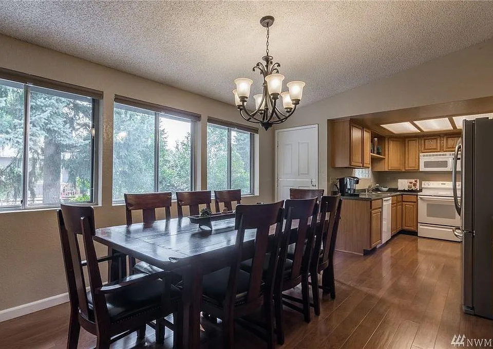 Veiw from Livingroom of the Diningroom/Kitchen