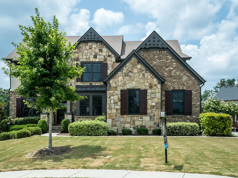 1st image of 200 Briar Hollow Ln